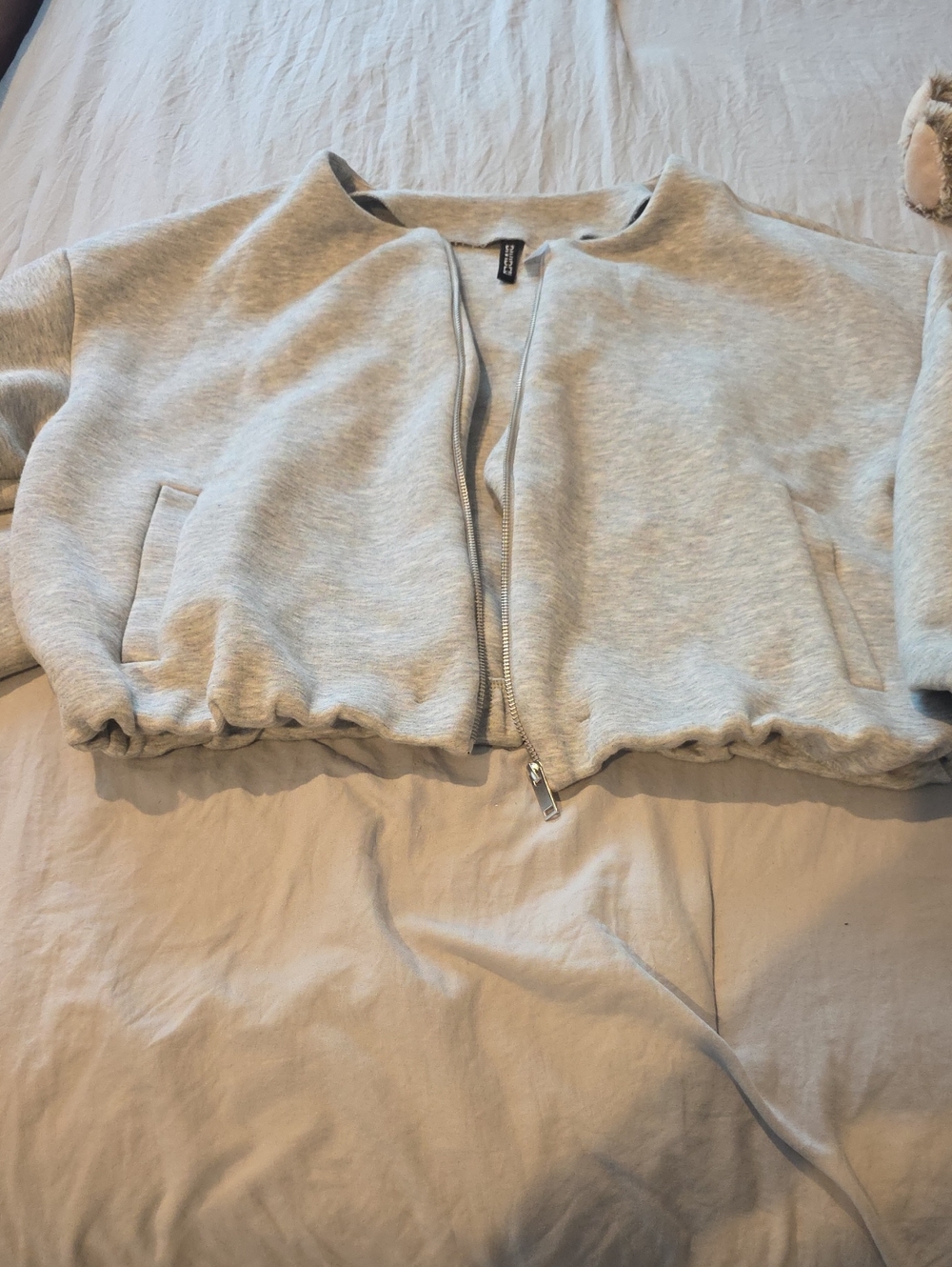 H&M Gray Cropped Zip-Up Sweatshirt